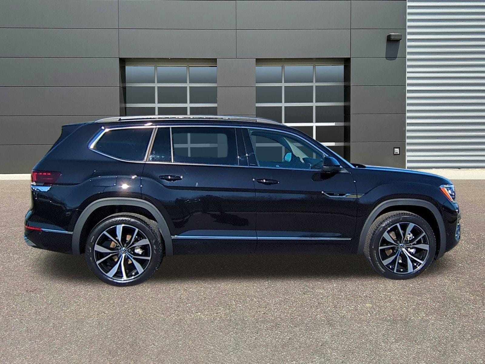 2026 Volkswagen Atlas SEL Premium R-Line - Photo 8
