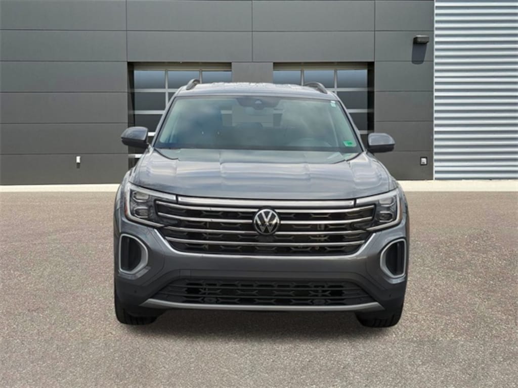 Used 2025 Volkswagen Atlas 2.0T SE w/Technology SUV