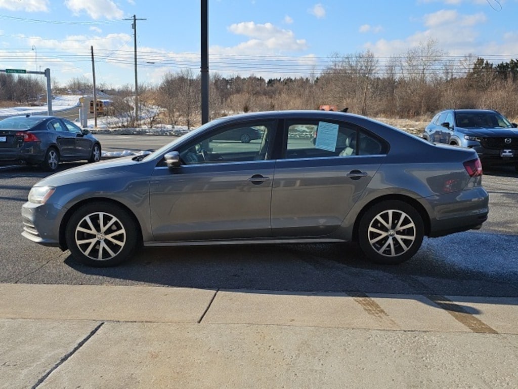Used 2017 Volkswagen Jetta 1.4T SE Sedan