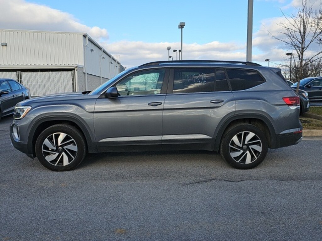 Used 2025 Volkswagen Atlas 2.0T SE w/Technology SUV