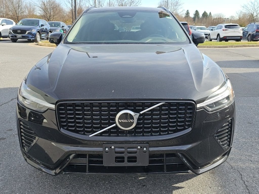 Used 2025 Volvo XC60 B5 Core SUV