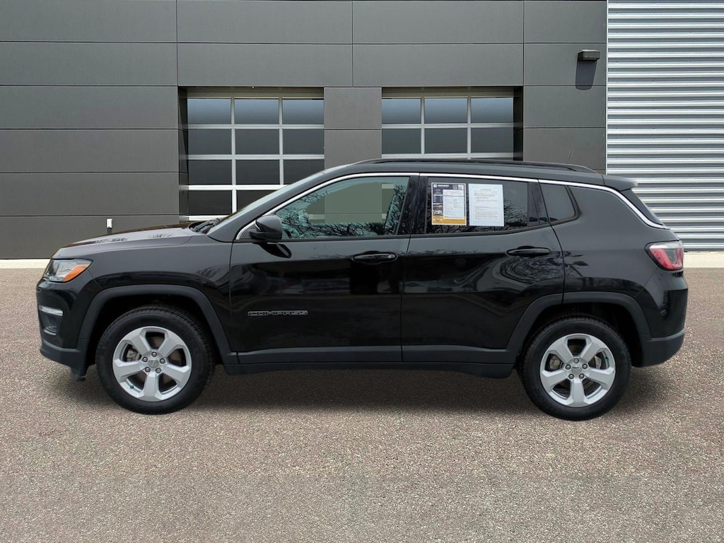 Used 2018 Jeep Compass Latitude FWD SUV
