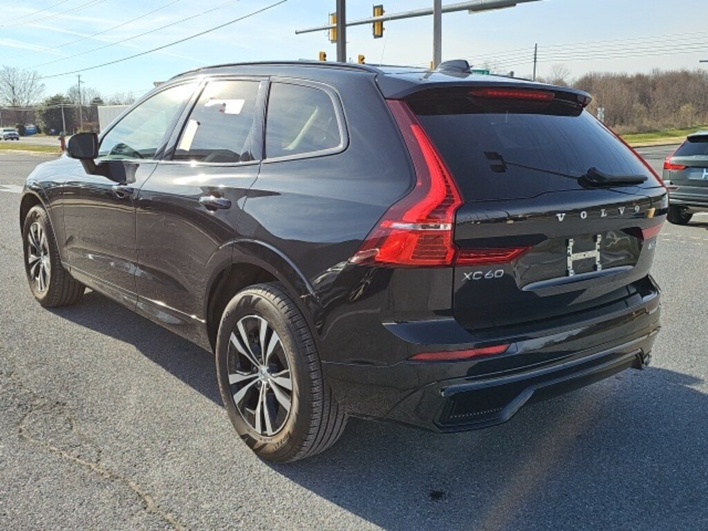 Used 2025 Volvo XC60 B5 Core SUV