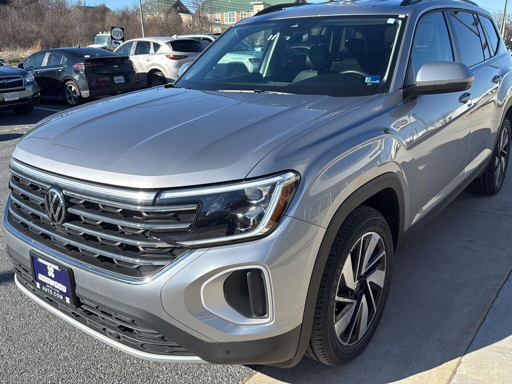 Used 2024 Volkswagen Atlas 2.0T SE w/Technology SUV