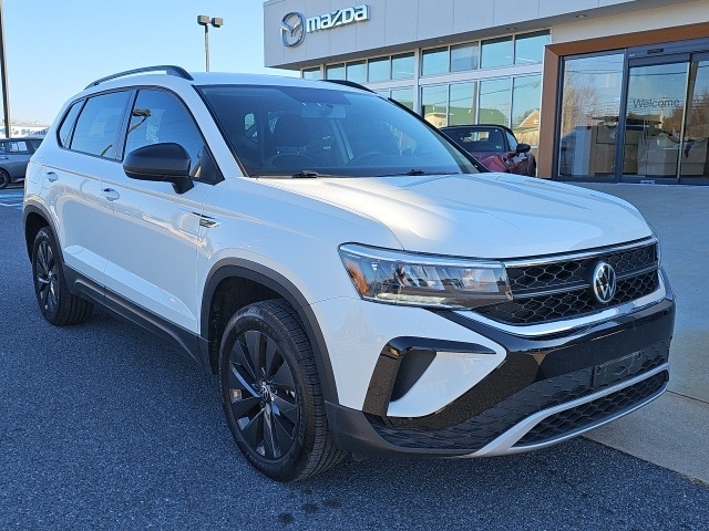 2022 Volkswagen Taos S's photo