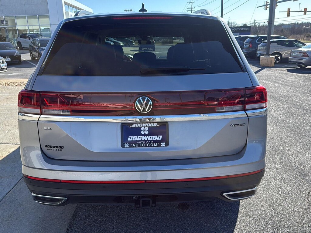 Used 2024 Volkswagen Atlas 2.0T SE w/Technology SUV