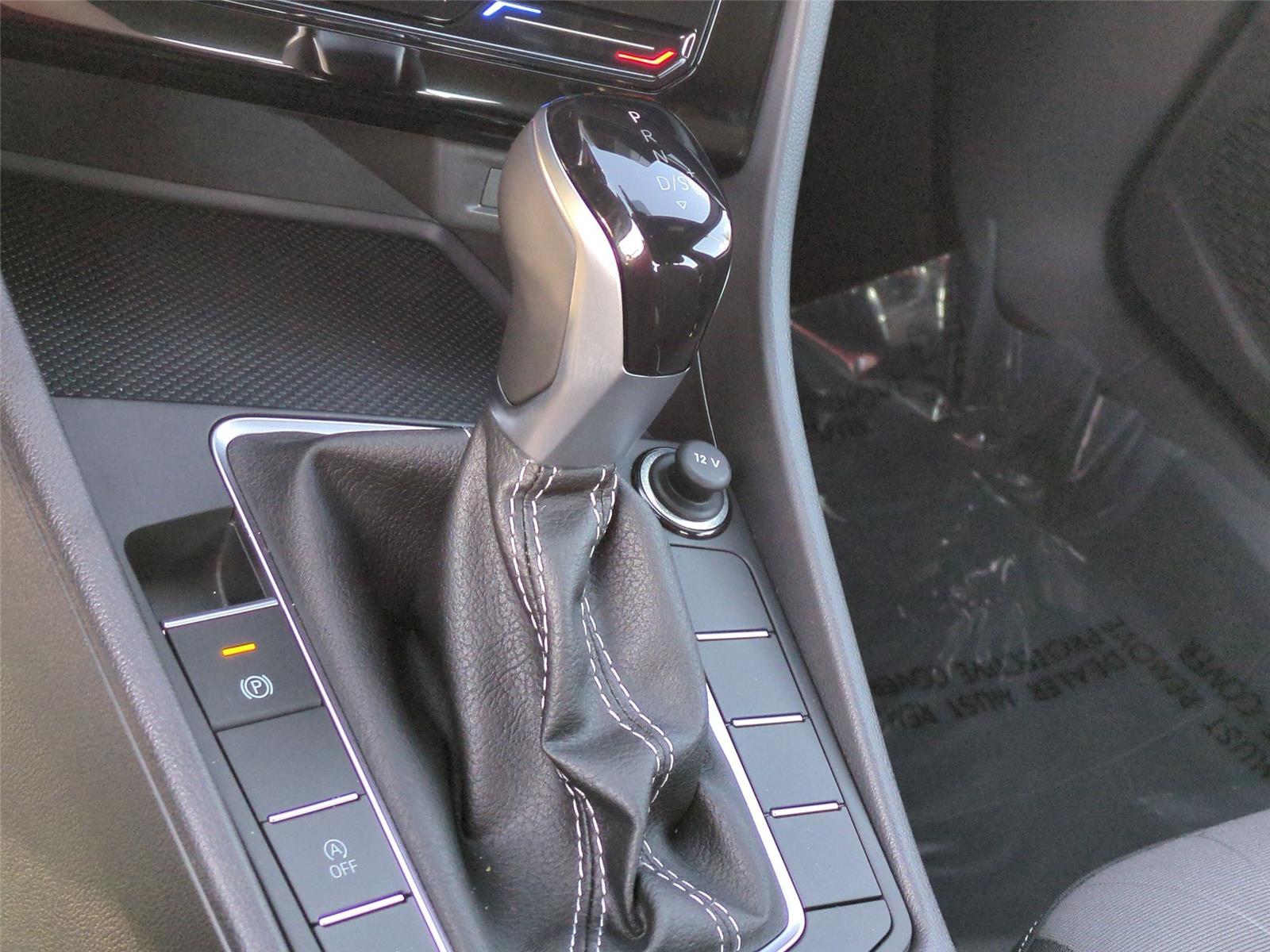 2026 Volkswagen Jetta Sport - Photo 11
