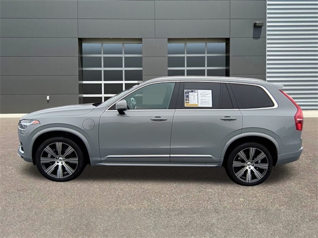 Used 2025 Volvo XC90 plug-in hybrid T8 Core 7-Seater SUV