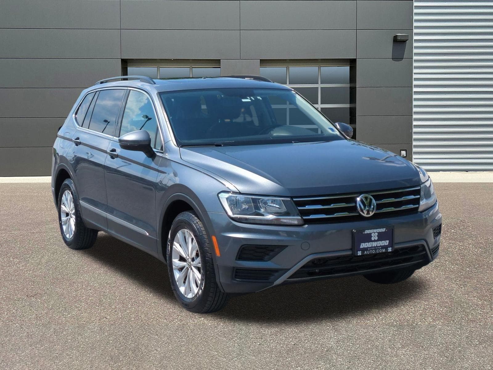 2018 Volkswagen Tiguan 2.0T SE 4Motion's photo