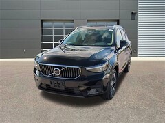 2025 Volvo XC40 B5 Core Bright Theme I-4 cyl All-Wheel Drive SUV