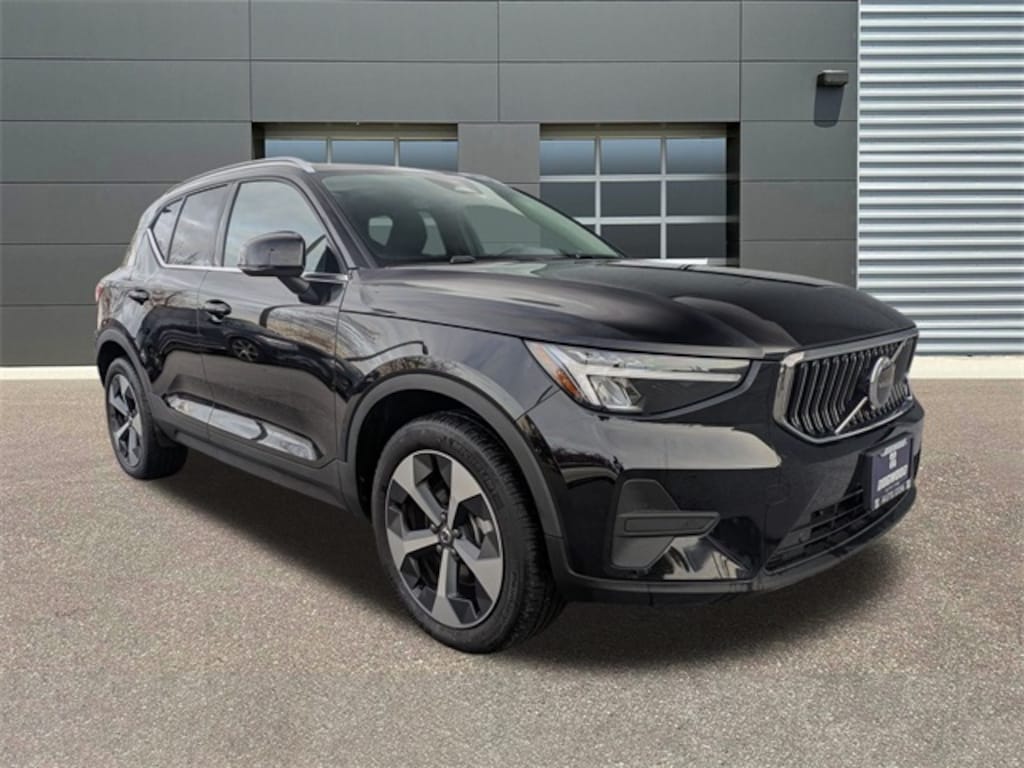 Certified 2025 Volvo XC40 B5 Core Bright Theme SUV