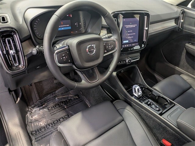 2026 Volvo XC40 Plus - Photo 11