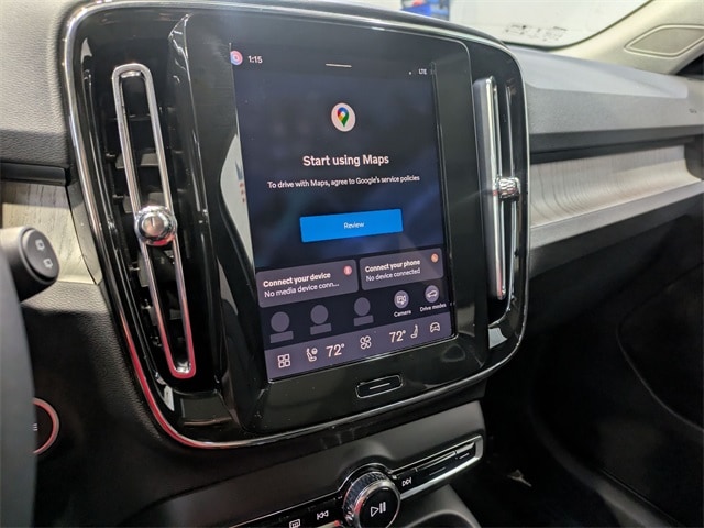 2026 Volvo XC40 Plus - Photo 13