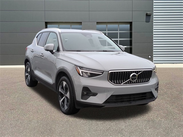 2025 Volvo XC40 Plus's photo