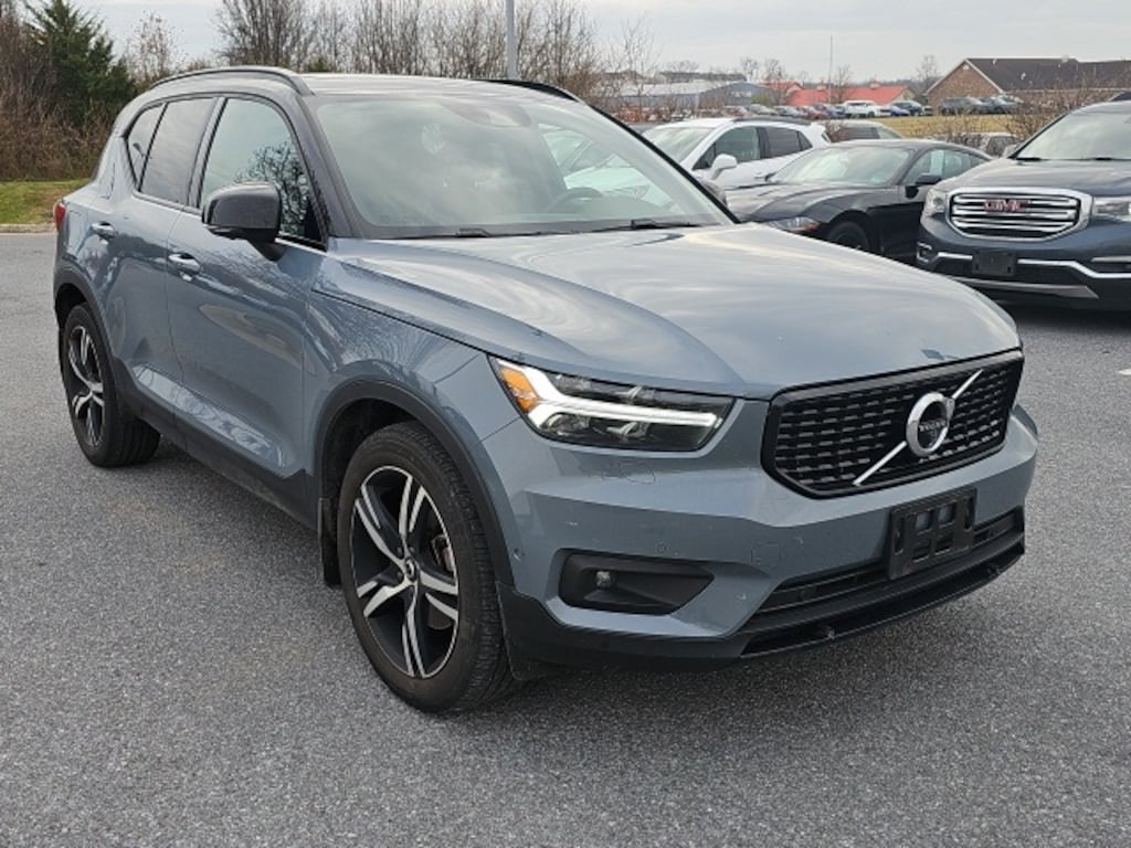Used 2020 Volvo XC40 T5 R-Design SUV