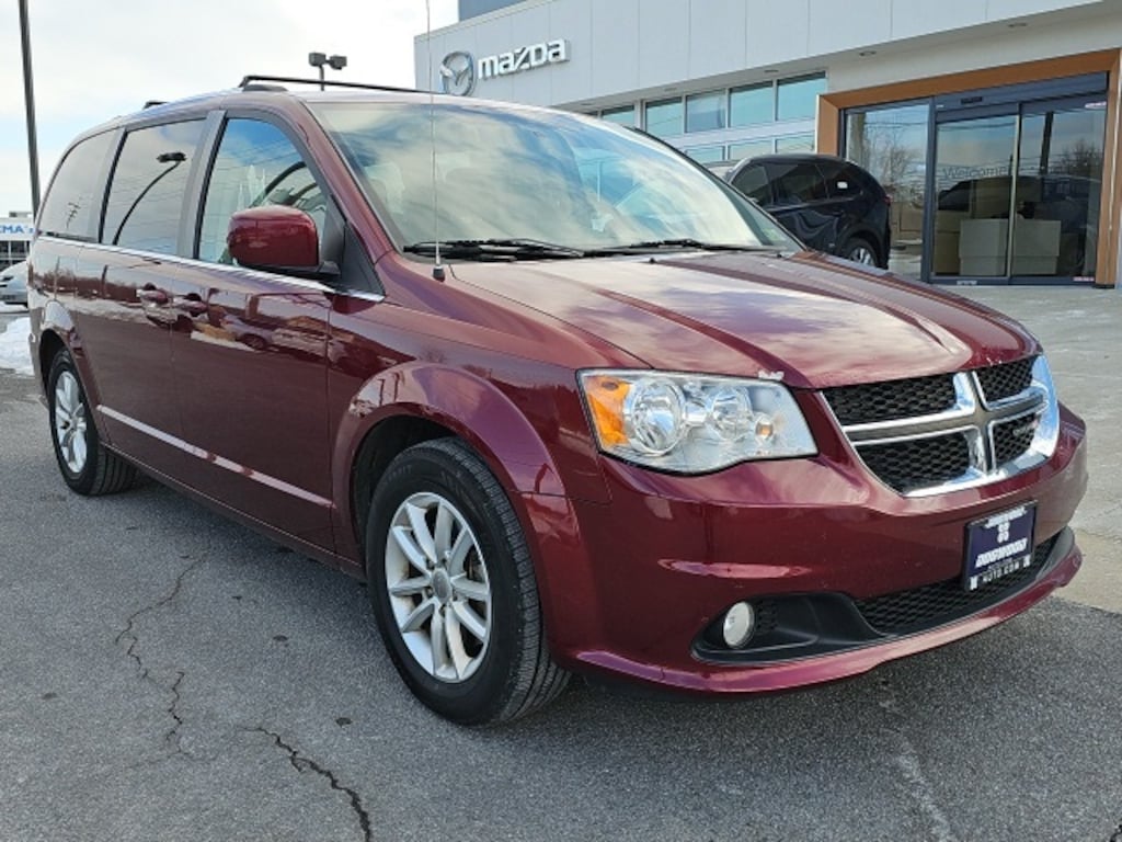 Used 2018 Dodge Grand Caravan SXT Van Passenger Van