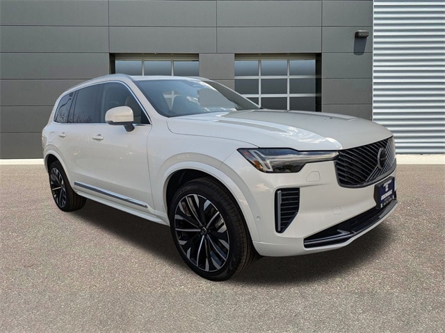 2026 Volvo XC90 Plus's photo