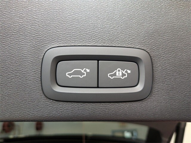 2026 Volvo XC40 Plus - Photo 21