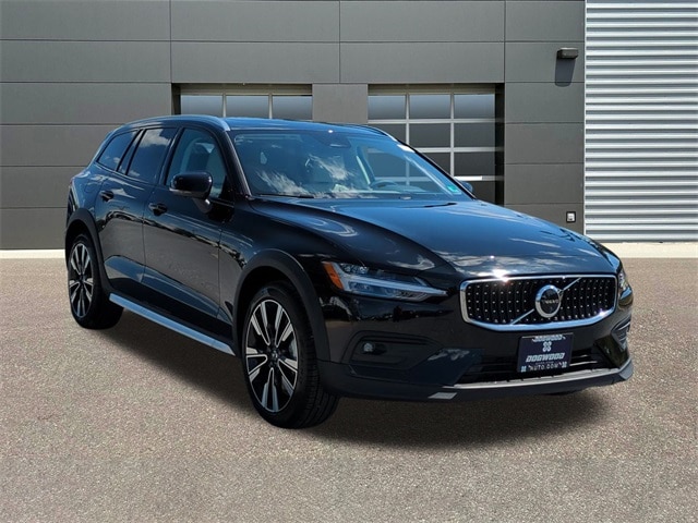 2026 Volvo V60 Cross Country B5 Ultra