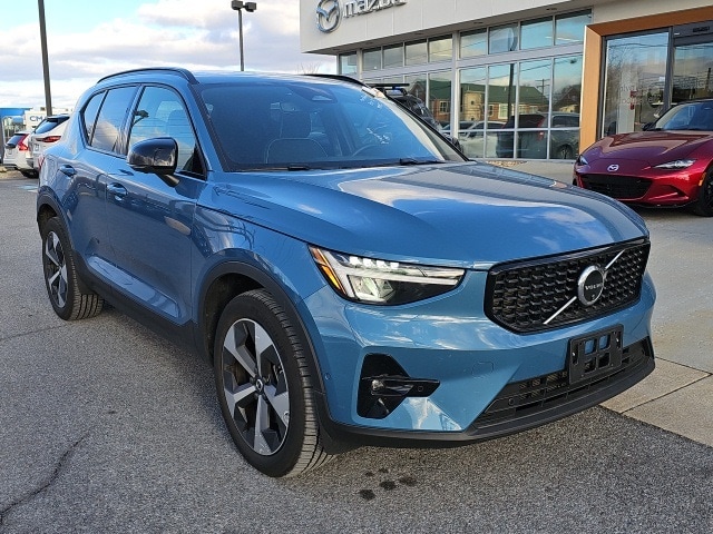 2025 Volvo XC40 Plus's photo