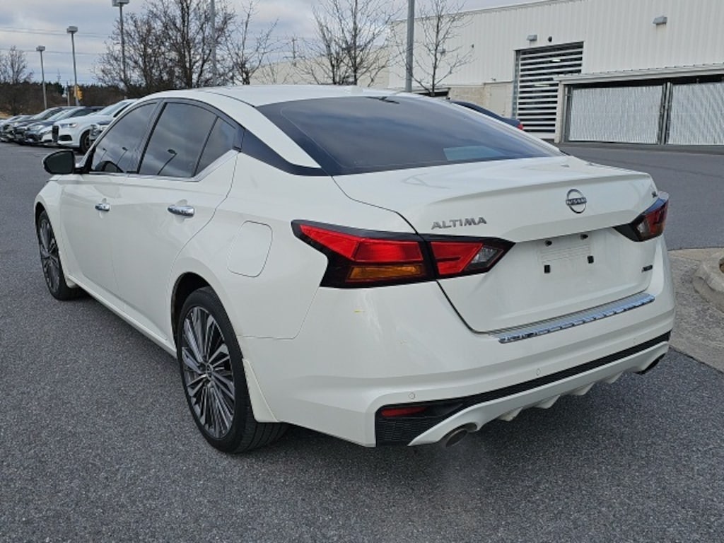 Used 2023 Nissan Altima 2.5 SL Sedan