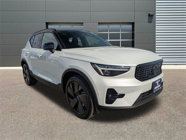 2026 Volvo XC40 Ultra Black Edition's photo