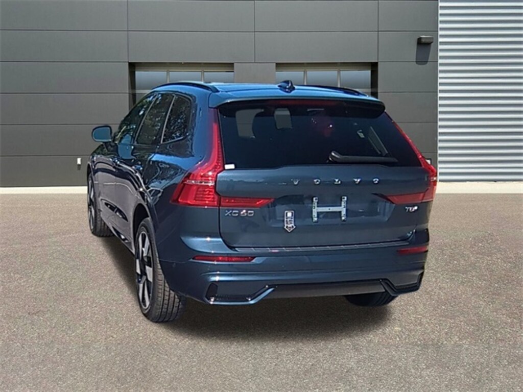 Used 2025 Volvo XC60 plug-in hybrid T8 Plus SUV