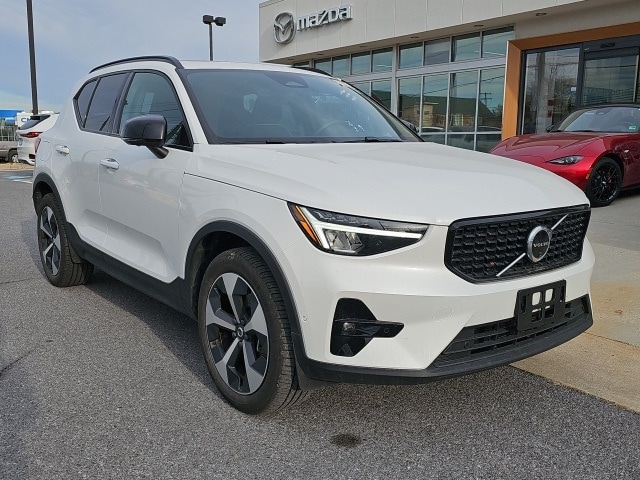 2025 Volvo XC40 Plus