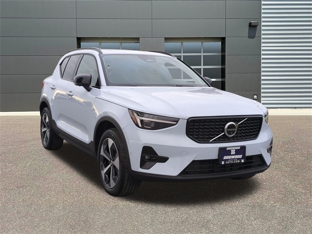 2026 Volvo XC40 Plus's photo