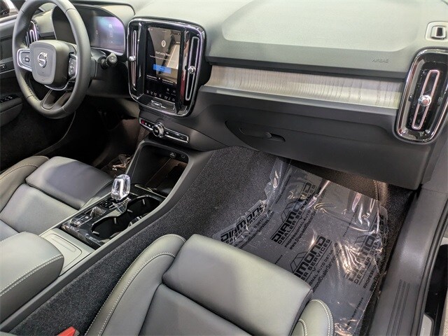 2026 Volvo XC40 Plus - Photo 23