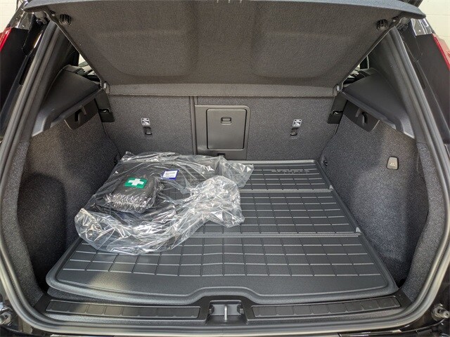 2026 Volvo XC40 Plus - Photo 20