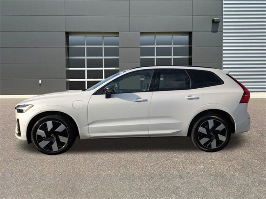 Used 2025 Volvo XC60 plug-in hybrid T8 Ultra SUV