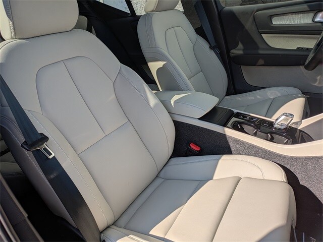 2026 Volvo XC40 Ultra - Photo 18