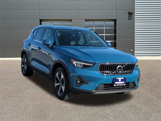 2025 Volvo XC40 Plus's photo