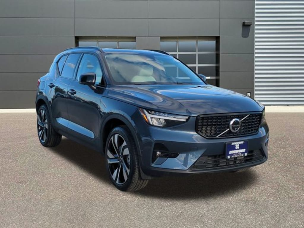 New 2026 Volvo XC40 B5 Plus SUV
