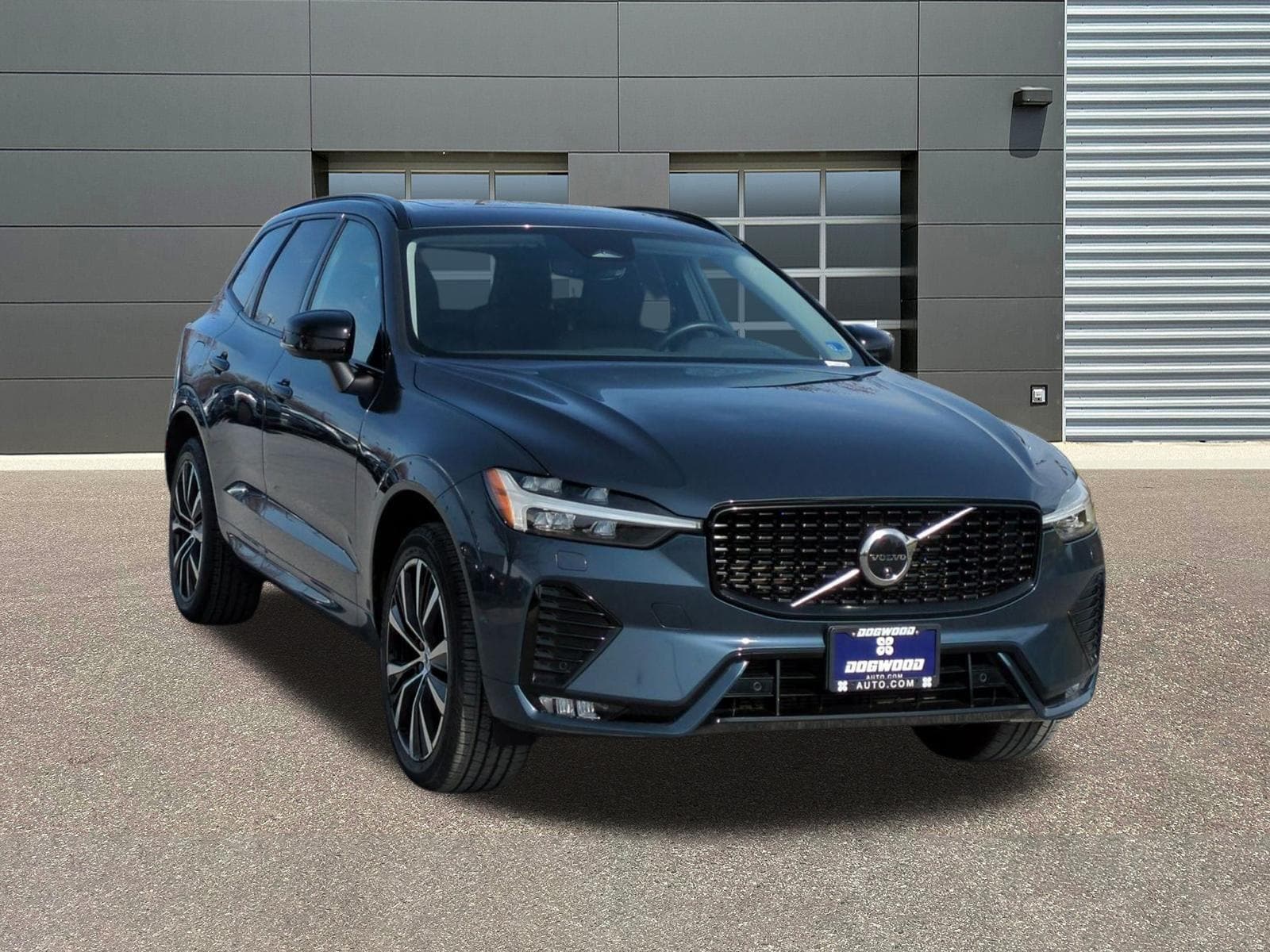 2025 Volvo XC60 Plus