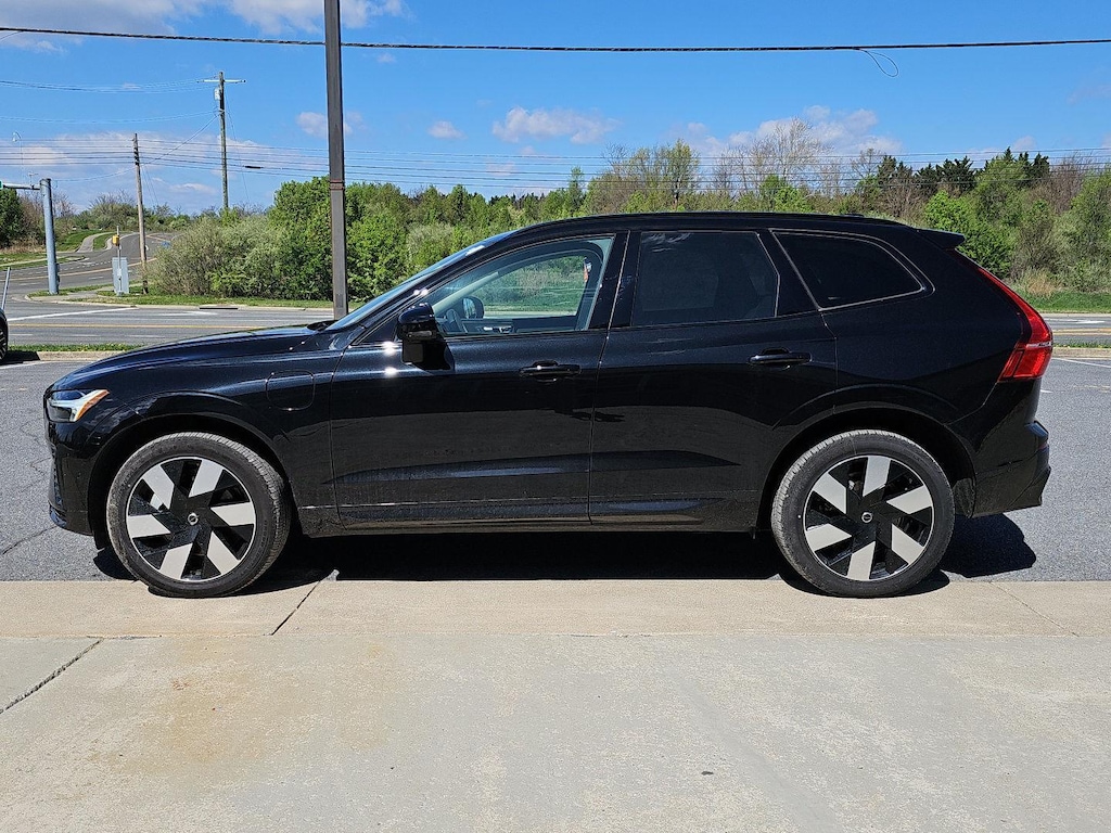 Certified 2025 Volvo XC60 plug-in hybrid T8 Plus SUV