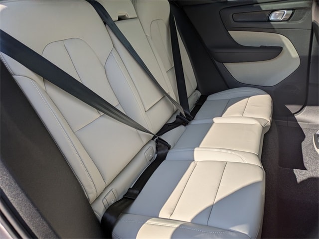 2026 Volvo XC40 Ultra - Photo 17