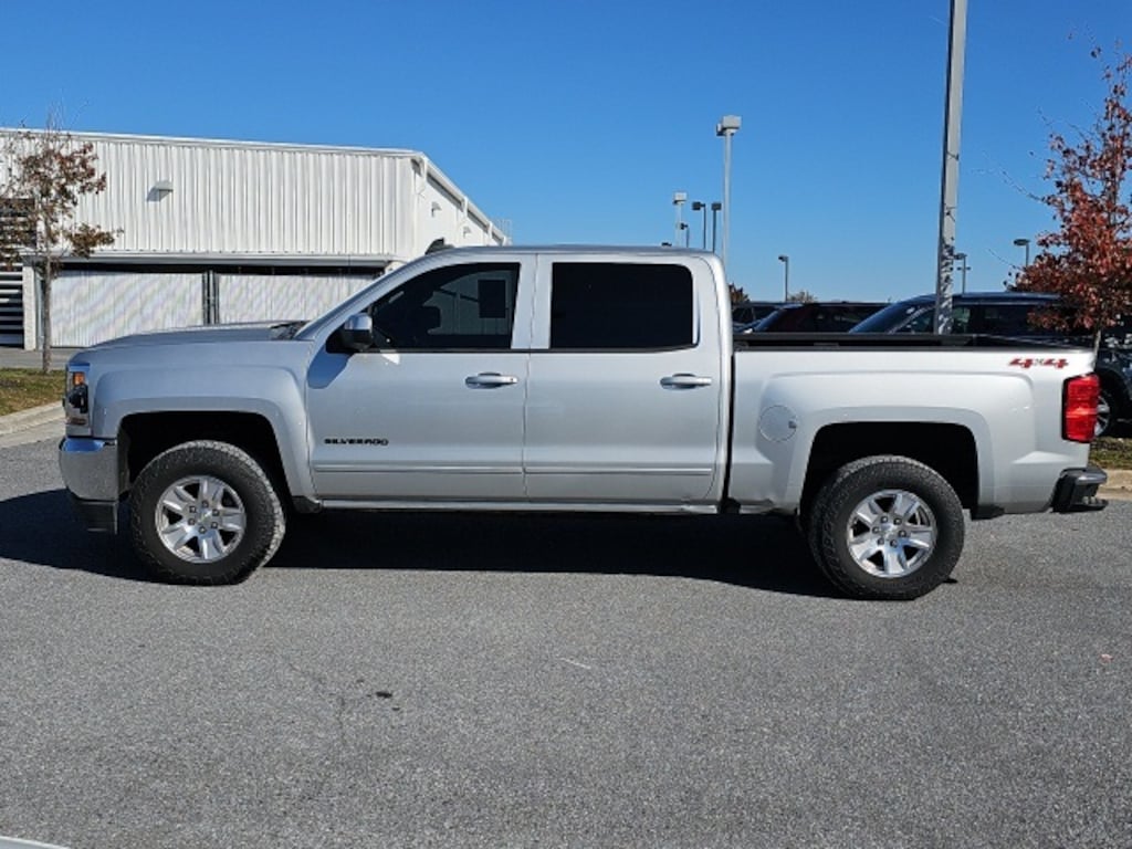 Used 2018 Chevrolet Silverado 1500 LT Truck Crew Cab