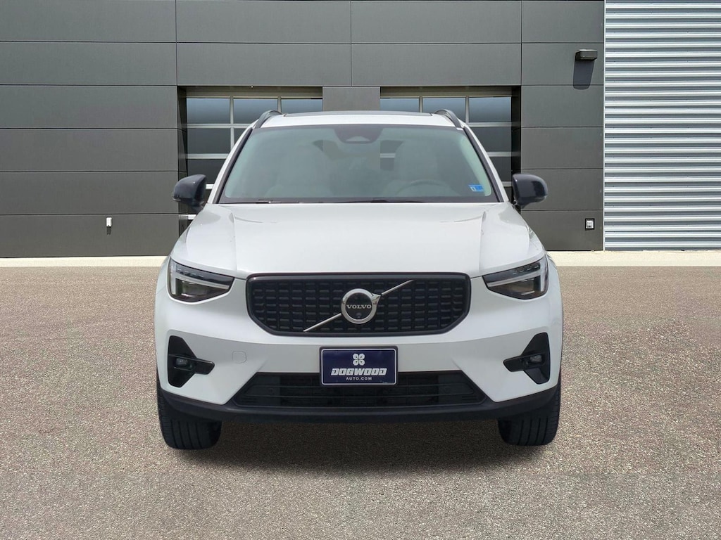 Certified 2025 Volvo XC40 B5 Plus Dark Theme SUV