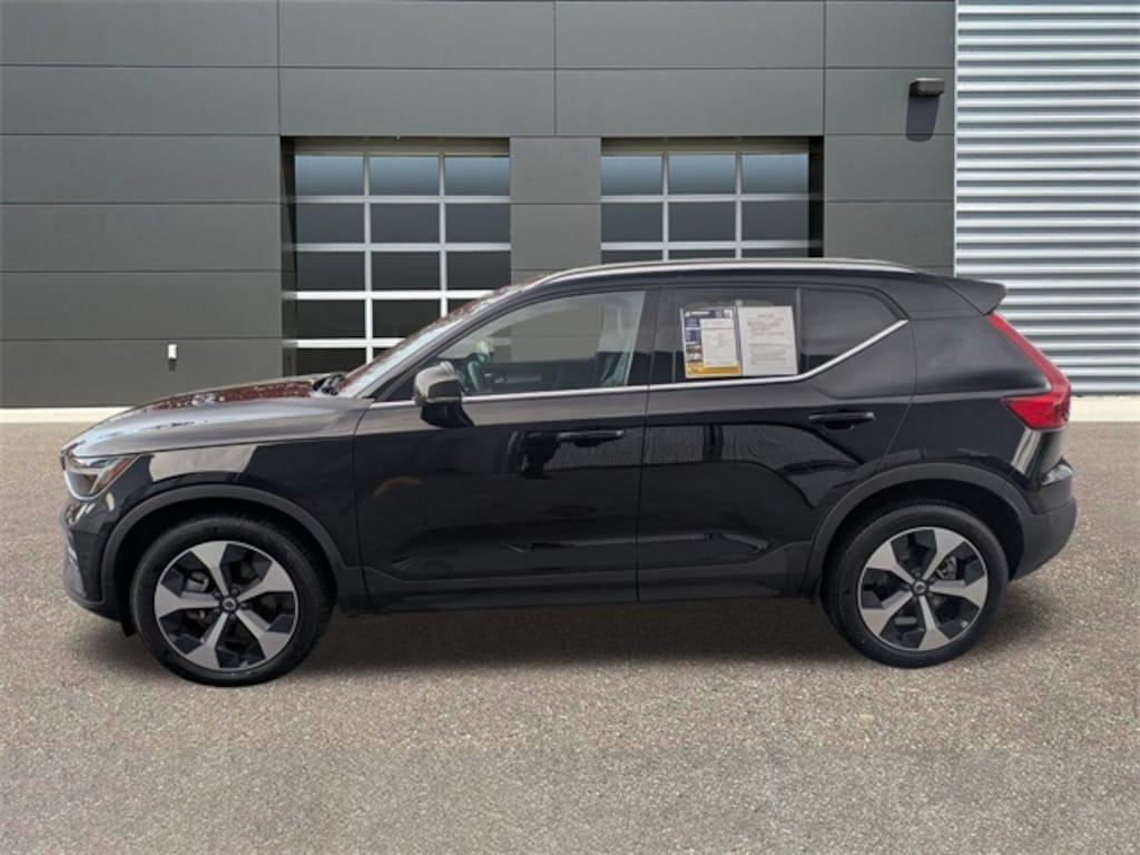 Certified 2025 Volvo XC40 B5 Core Bright Theme SUV