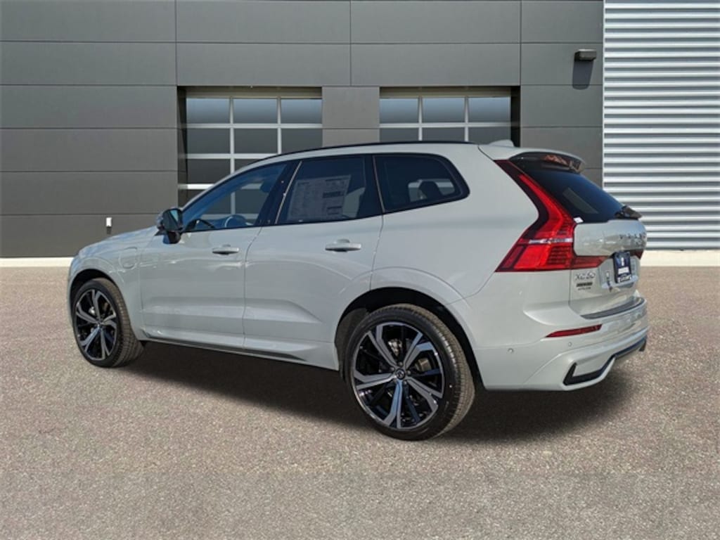 New 2025 Volvo XC60 plug-in hybrid T8 Ultra SUV
