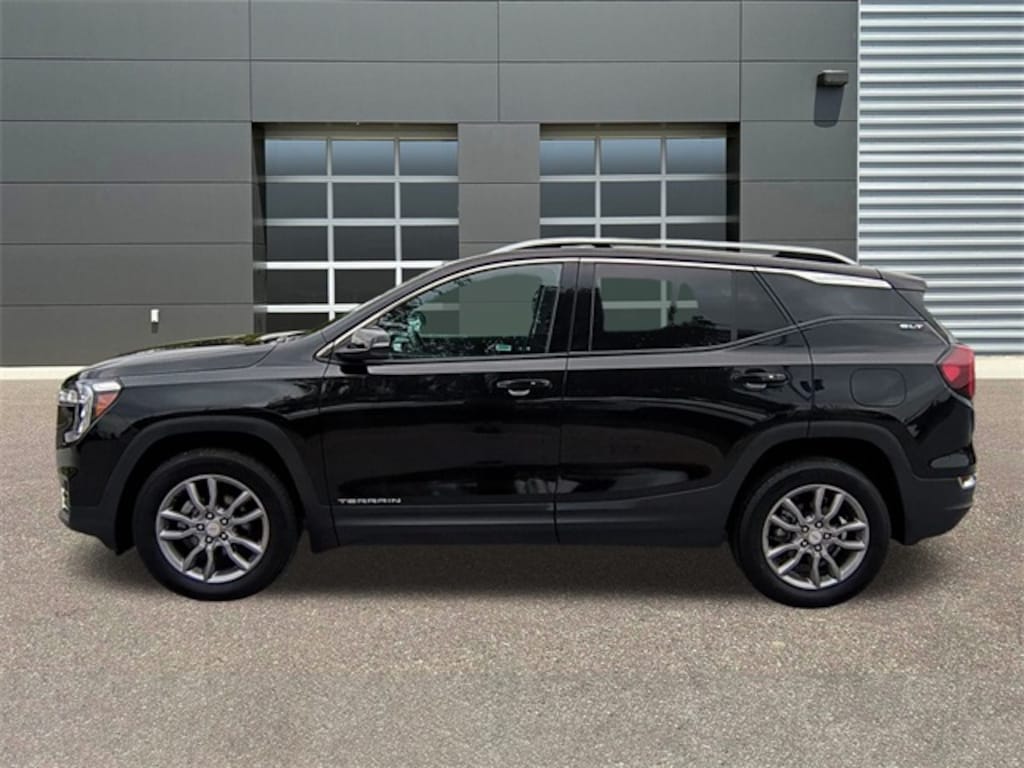 Used 2024 GMC Terrain SLT SUV