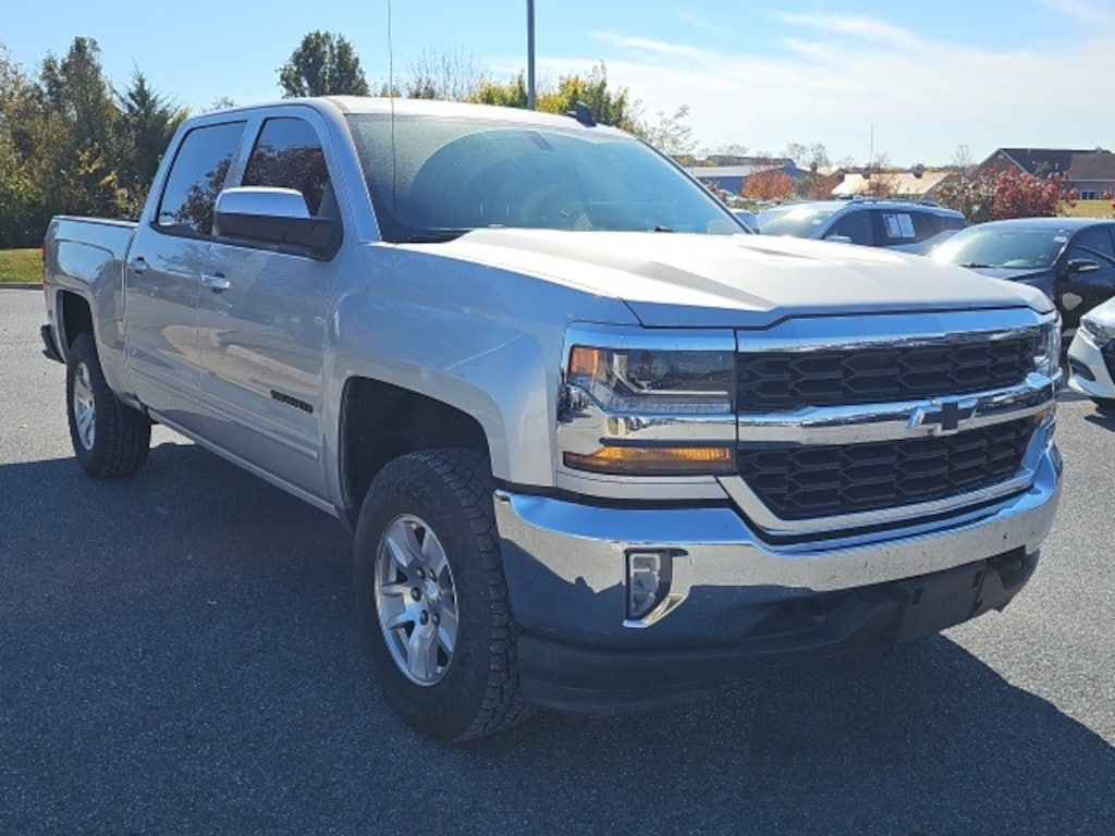 Used 2018 Chevrolet Silverado 1500 LT Truck Crew Cab