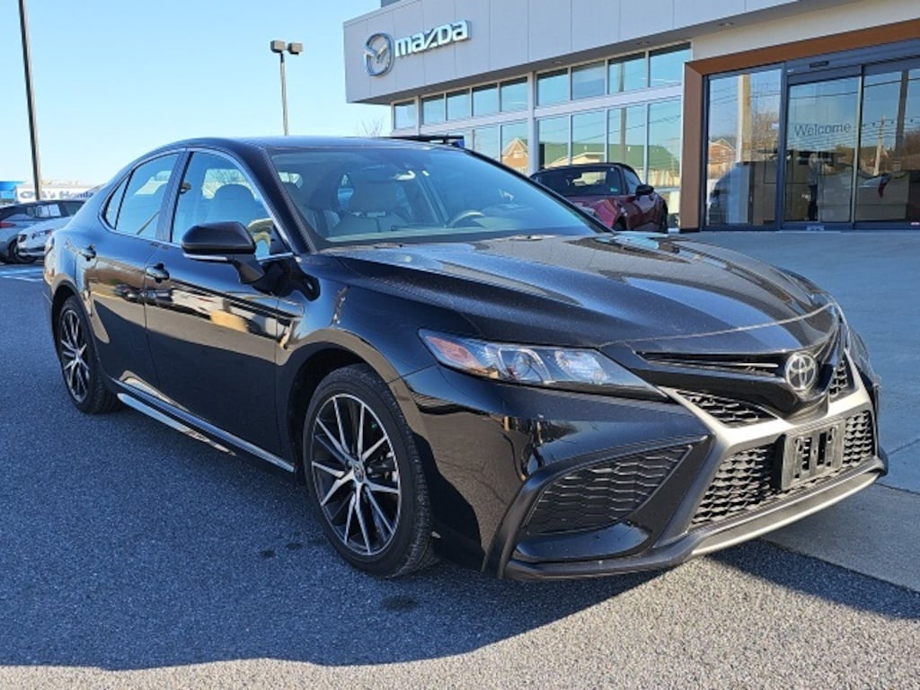 Used 2024 Toyota Camry SE Sedan