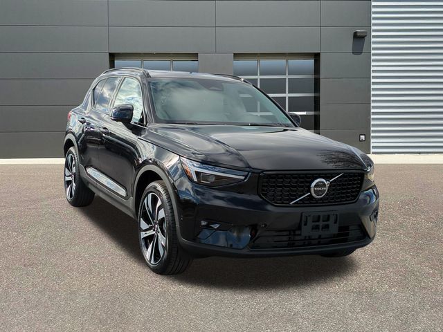 2026 Volvo XC40 B5 Ultra Dark AWD's photo
