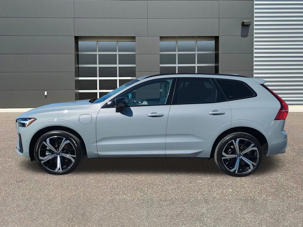 Certified 2025 Volvo XC60 plug-in hybrid T8 Ultra SUV
