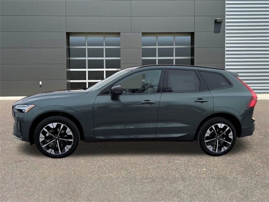 New 2026 Volvo XC60 B5 Plus SUV