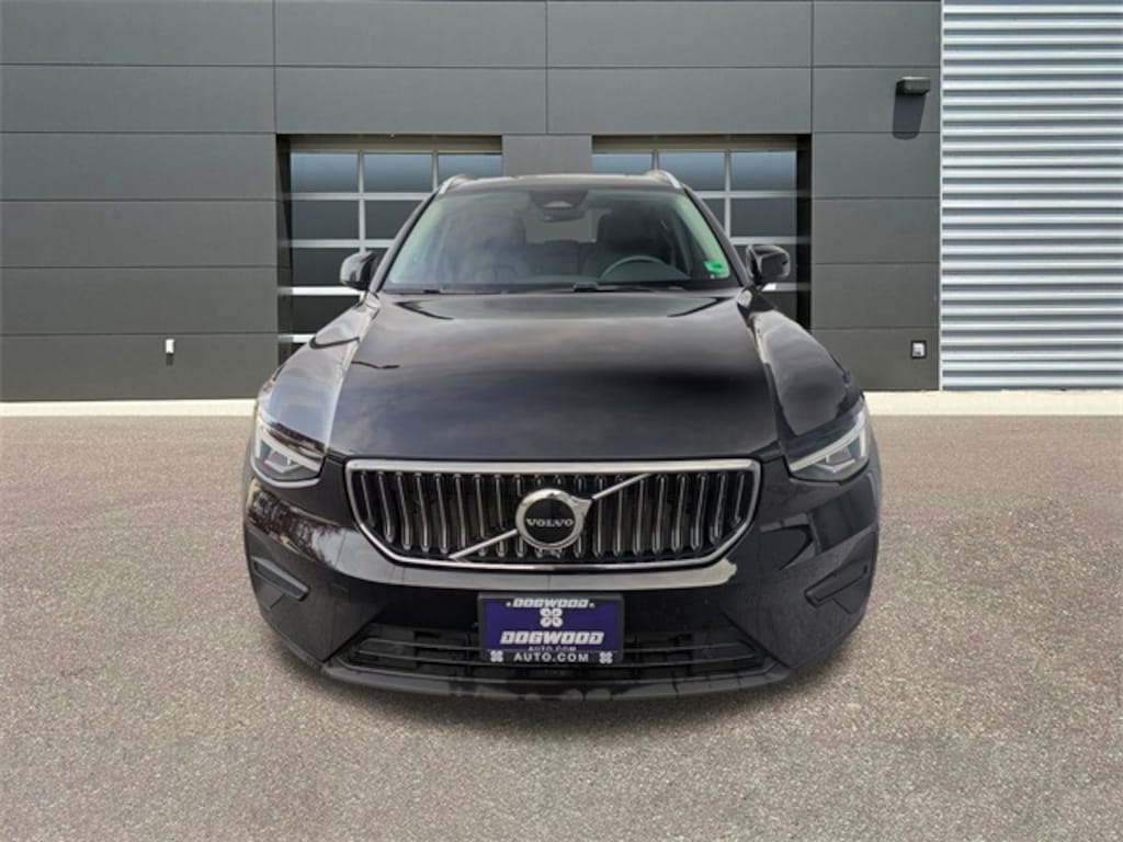 Certified 2025 Volvo XC40 B5 Core Bright Theme SUV