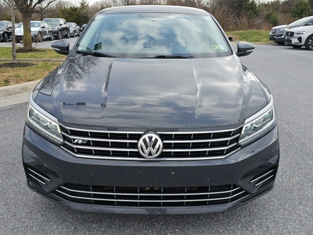 Used 2018 Volkswagen Passat 2.0T R-Line Sedan